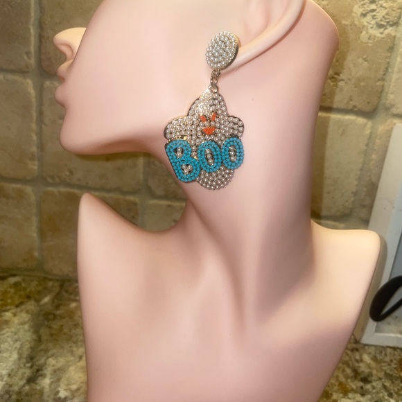 Pearl Ghost Earrings with Boo Design - Picture 2 of 2